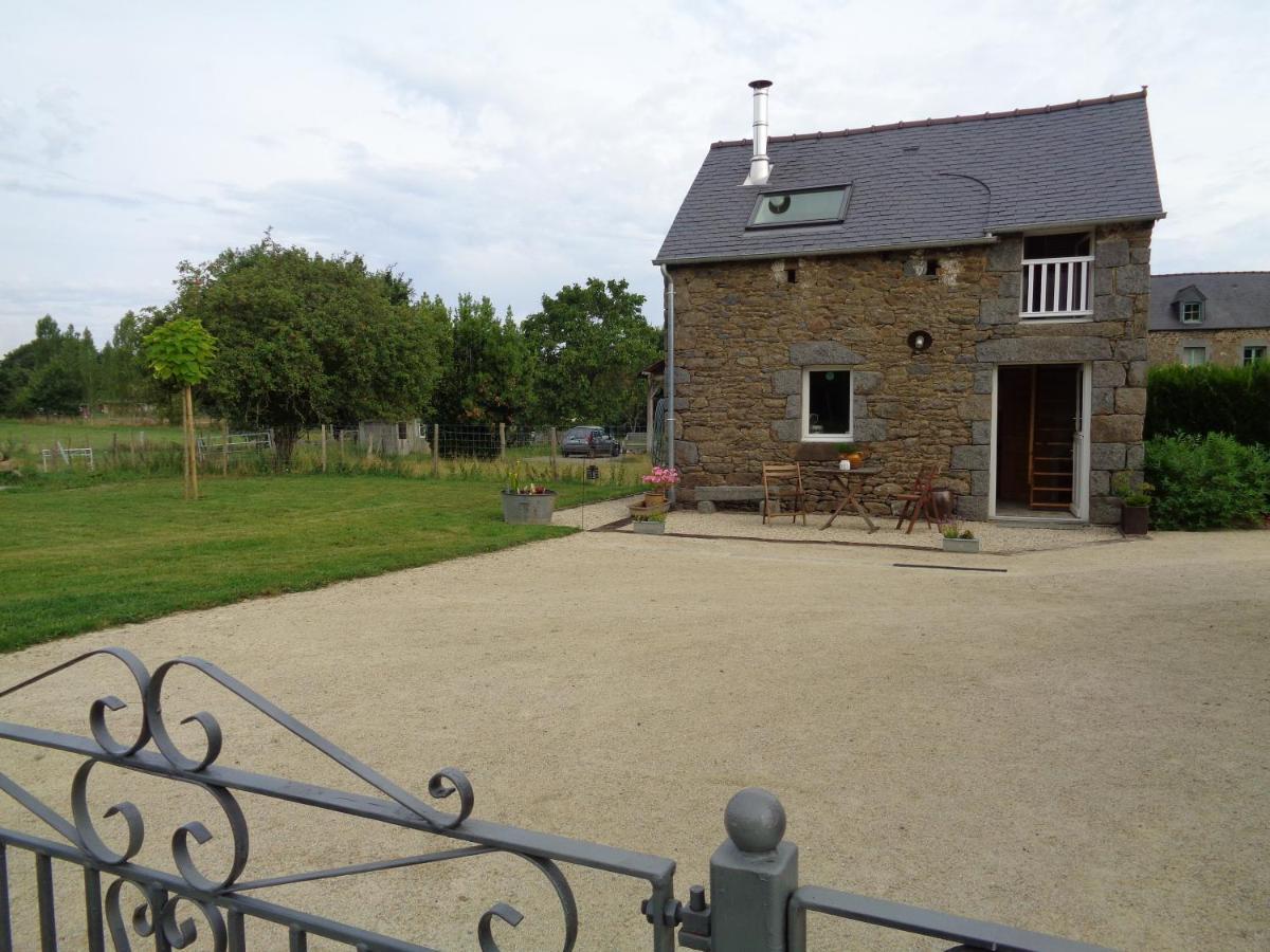 Ker Adsav Bed & Breakfast Saint-Pierre-de-Plesguen Dış mekan fotoğraf