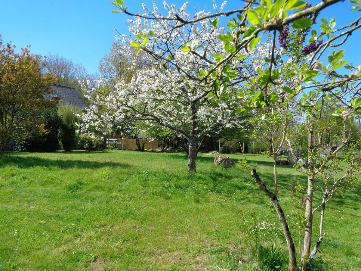 Ker Adsav Bed & Breakfast Saint-Pierre-de-Plesguen Dış mekan fotoğraf